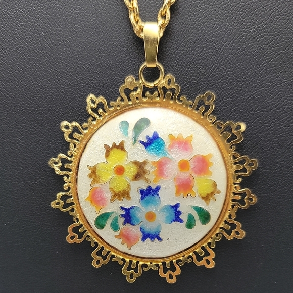 Jewelry - Rare Gold Tone Filigree Honey Cloisonne Floral Pendant 24" Necklace